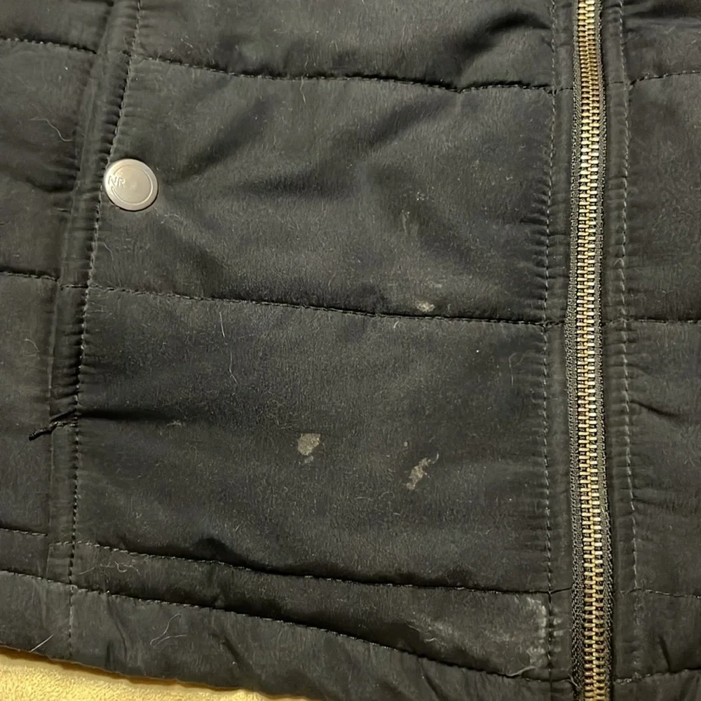 Black vest - Picture 2 of 4